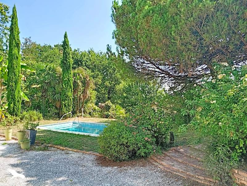 Vente Maison SERRES GASTON - 6 pièces -220 m² - (40700)