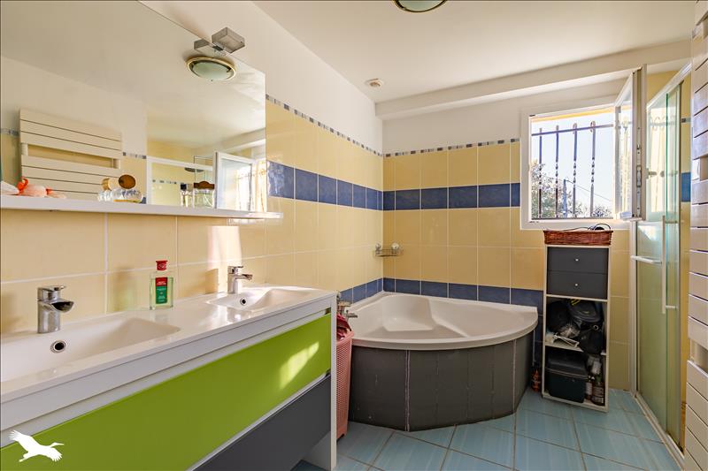 Vente Maison LAGORCE - 6 pièces -322 m² - (33230)