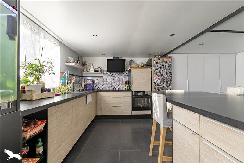 Vente Maison ABZAC - 9 pièces -250 m² - (33230)