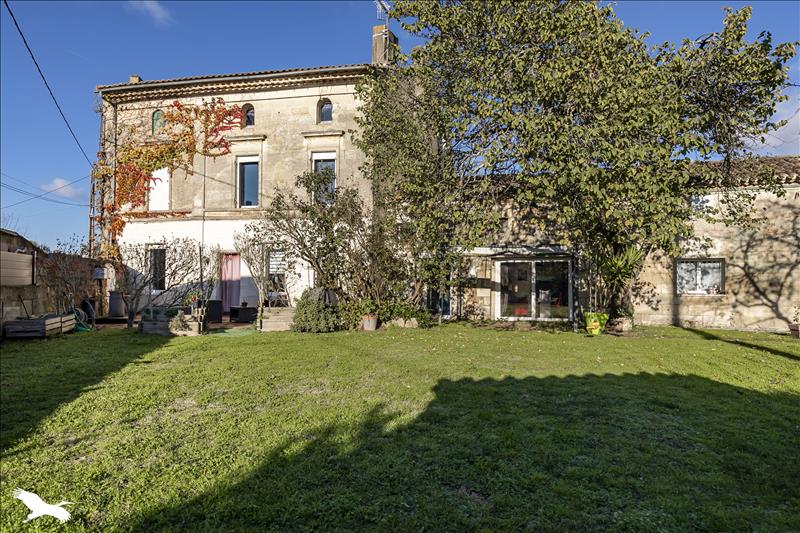Vente Maison ABZAC - 9 pièces -250 m² - (33230)