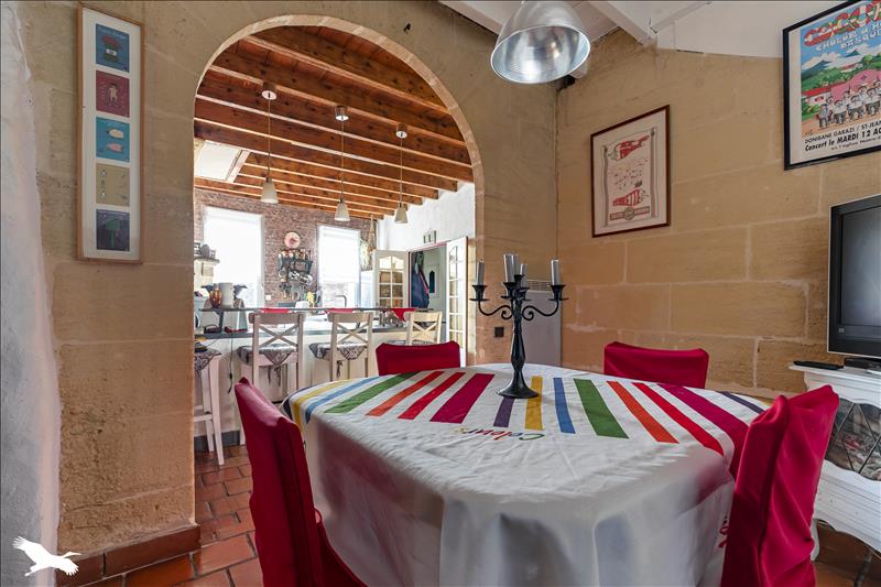 Vente Maison ABZAC - 9 pièces -250 m² - (33230)
