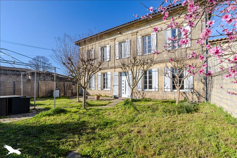 Vente Maison COUTRAS - 7 pièces -165 m² - (33230)