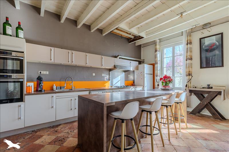 Vente Maison COUTRAS - 7 pièces -165 m² - (33230)