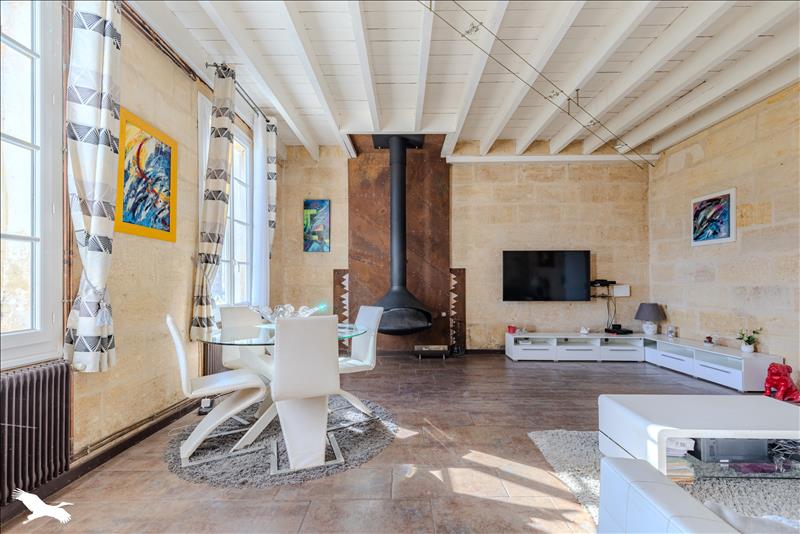 Vente Maison COUTRAS - 7 pièces -165 m² - (33230)