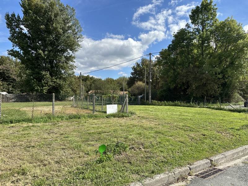 Vente Terrain LES EGLISOTTES ET CHALAURES - -730 m² - (33230)