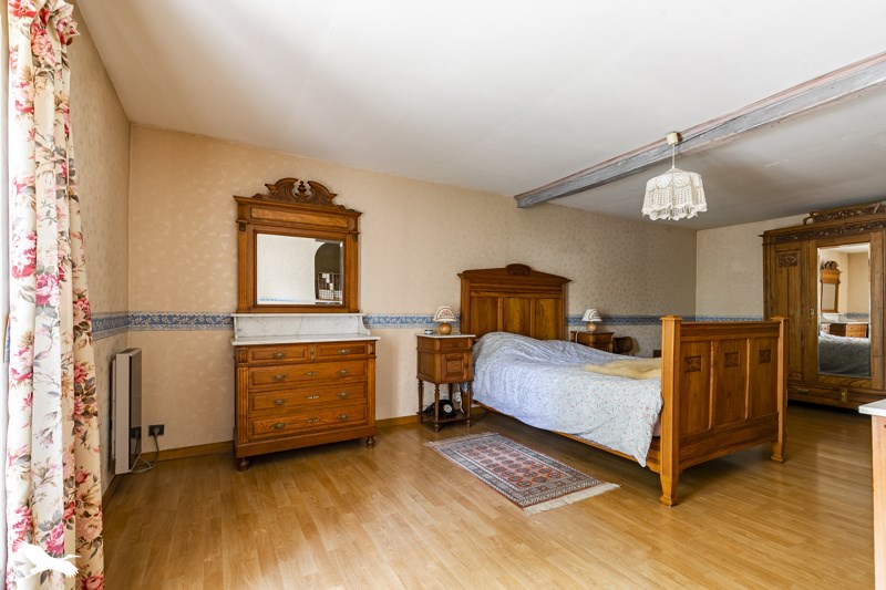Vente Maison ST MARTIN DE LAYE - 6 pièces -166 m² - (33910)