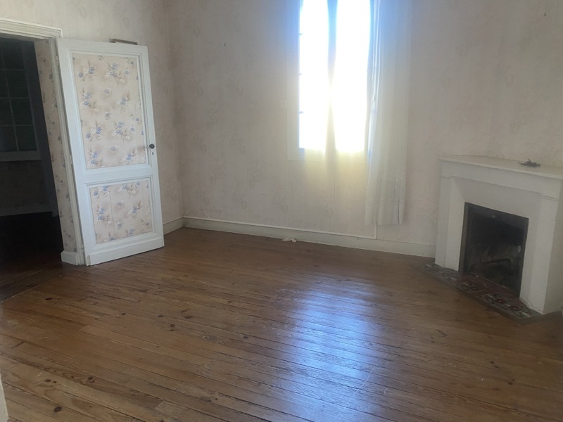 Vente Maison COUTRAS - 5 pièces -138 m² - (33230)