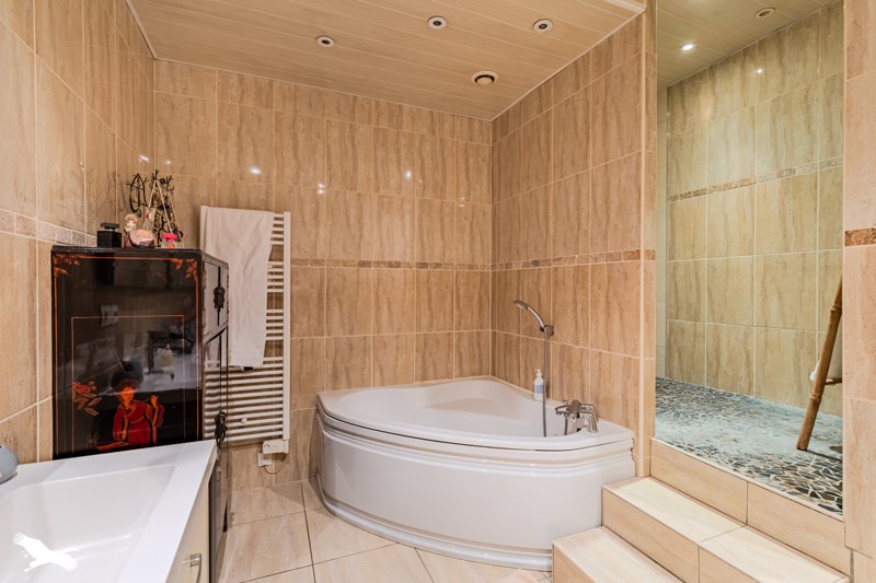 Vente Maison ABZAC - 5 pièces -214 m² - (33230)
