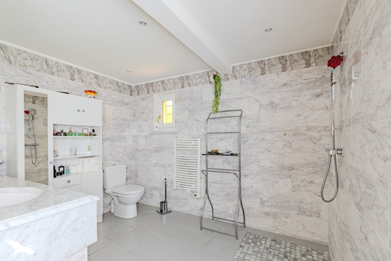 Vente Maison BAYAS - 7 pièces -198 m² - (33230)