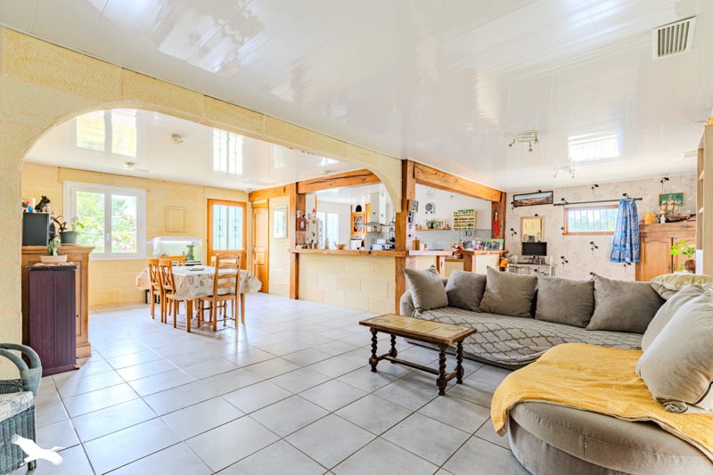 Vente Maison GUITRES - 7 pièces -175 m² - (33230)