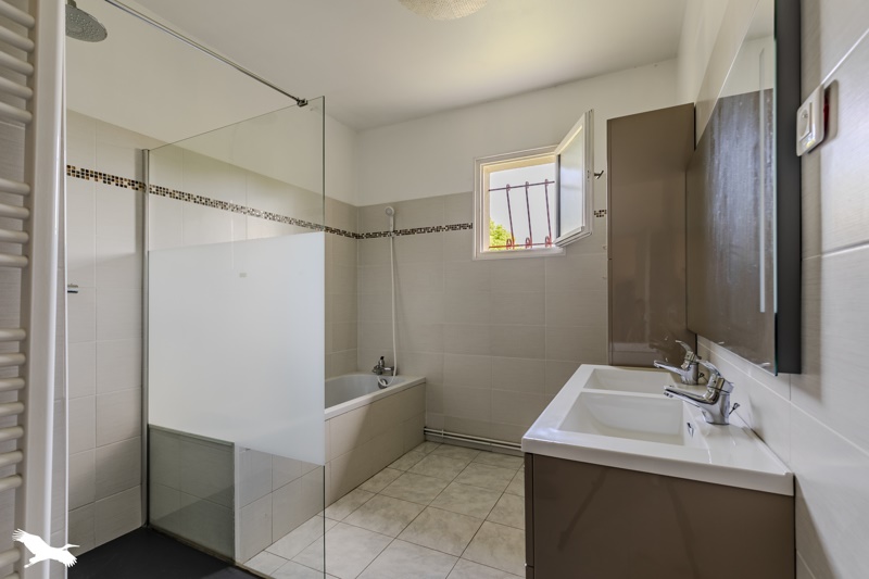 Vente Maison ABZAC - 4 pièces -135 m² - (33230)