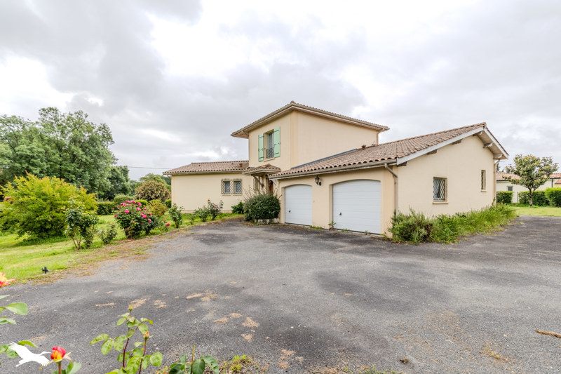 Vente Maison COUTRAS - 7 pièces -142 m² - (33230)