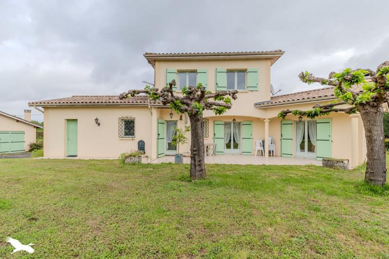 Vente Maison COUTRAS - 7 pièces -142 m² - (33230)