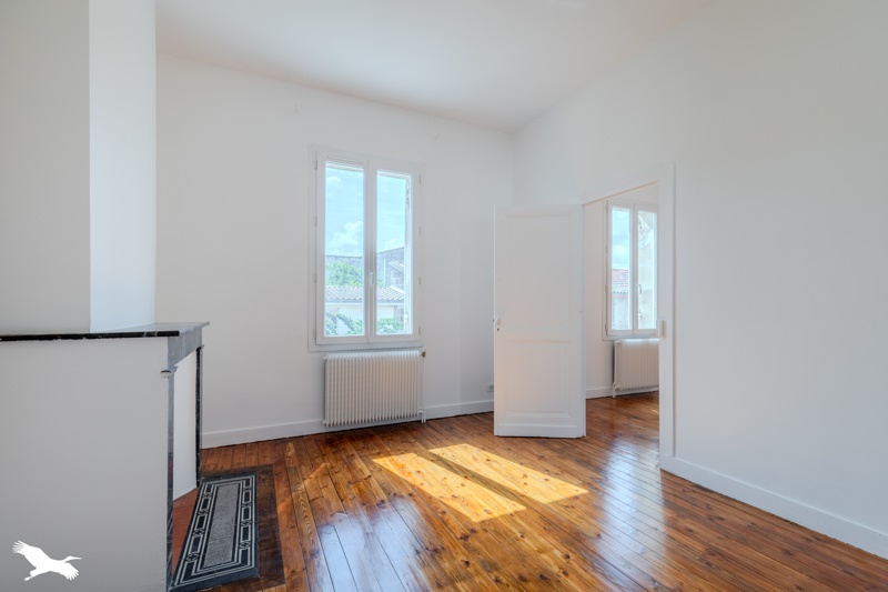Vente Maison COUTRAS - 7 pièces -140 m² - (33230)