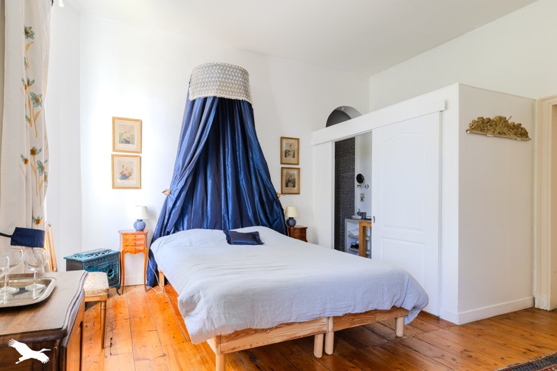 Vente Maison COUTRAS - 18 pièces -621 m² - (33230)