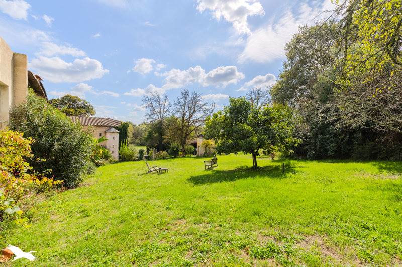 Vente Maison COUTRAS - 18 pièces -621 m² - (33230)