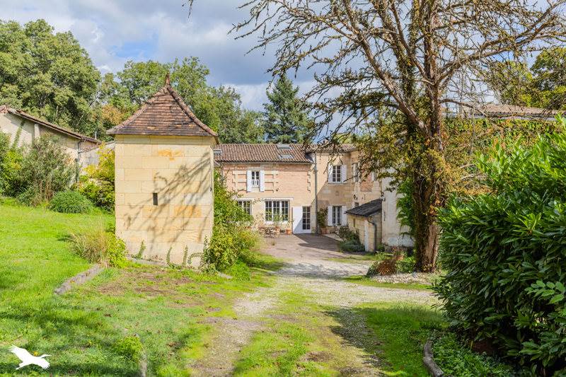 Vente Maison COUTRAS - 18 pièces -621 m² - (33230)