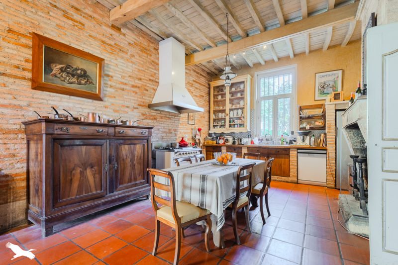 Vente Maison COUTRAS - 18 pièces -621 m² - (33230)