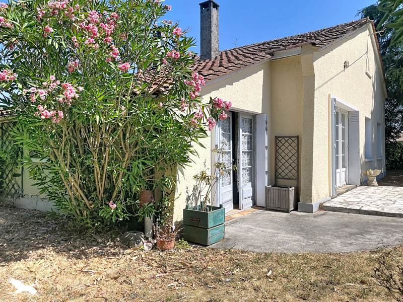 Vente Maison COUTRAS - 6 pièces -68 m² - (33230)