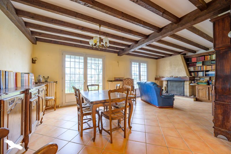 Vente Maison LAGORD - 8 pièces -160 m² - (17140)