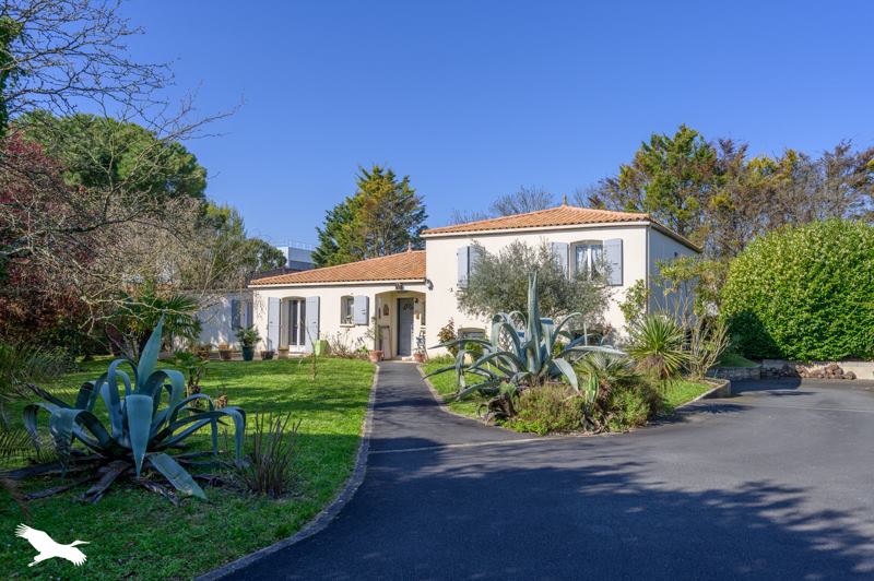 Vente Maison LAGORD - 7 pièces -195 m² - (17140)