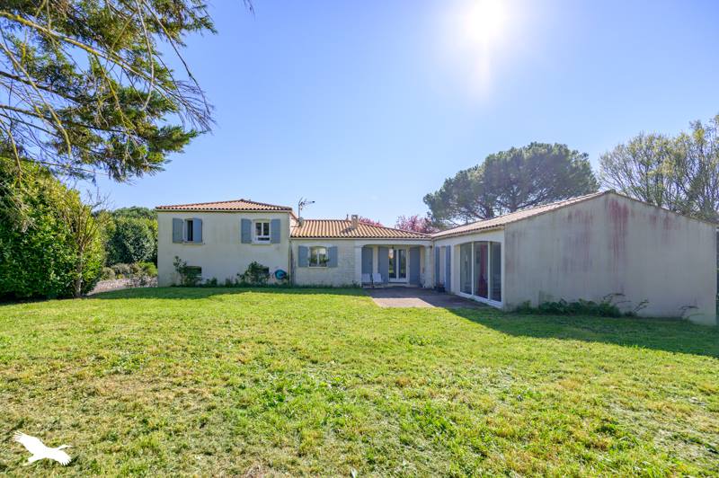 Vente Maison LAGORD - 7 pièces -195 m² - (17140)