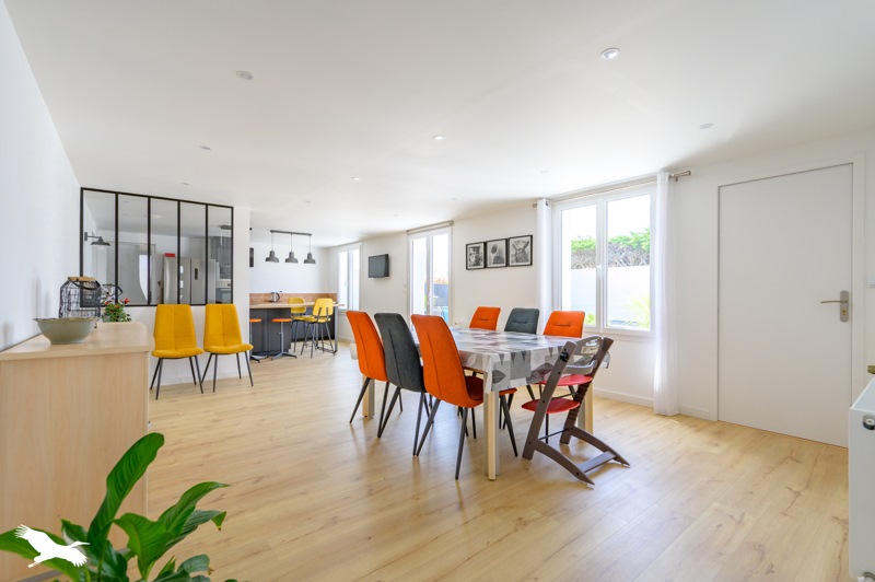 Vente Maison NIEUL SUR MER - 11 pièces -243 m² - (17137)