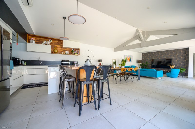 Vente Maison L HOUMEAU - 5 pièces -157 m² - (17137)