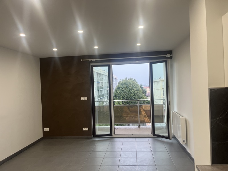 Vente Appartement OULLINS 69600 1 pièce - 29 m²