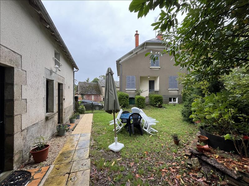 Maison 11 pièces 224 m² · à Bazelat · 224 m² · 149 800 €
