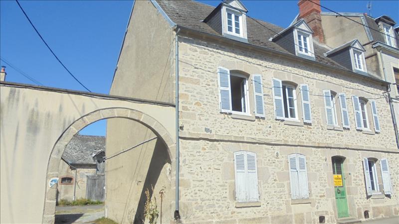 Immeuble 600 m² · à Dun-le-Palestel · 600 m² · 77 350 €