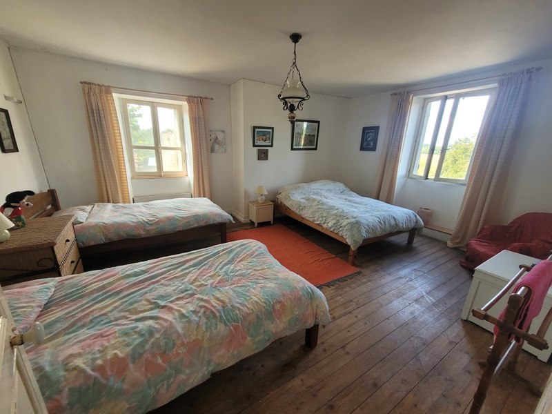 Vente Maison ST HILAIRE LA TREILLE - 7 pièces -230 m² - (87190)