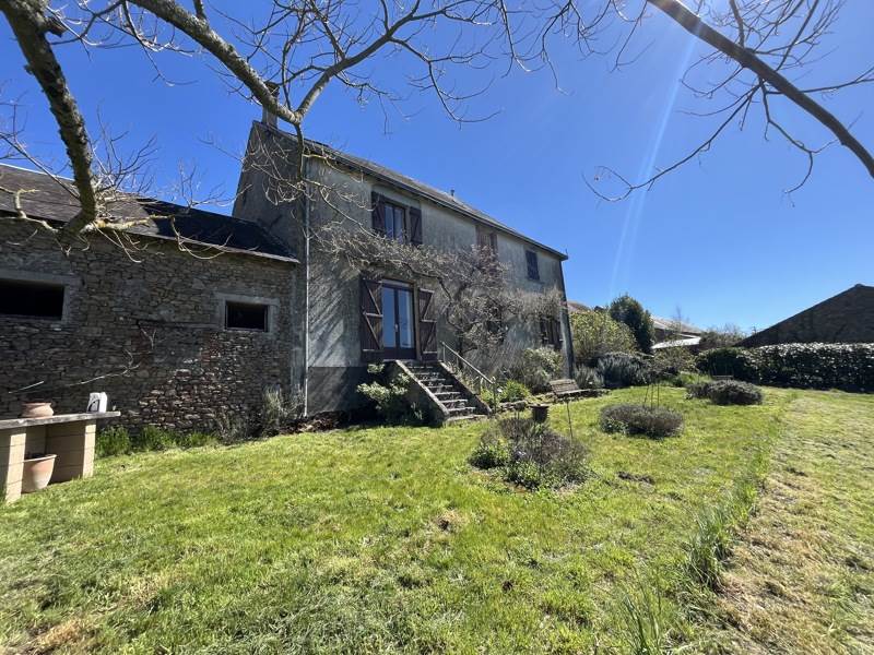 Vente Maison ST HILAIRE LA TREILLE - 7 pièces -230 m² - (87190)