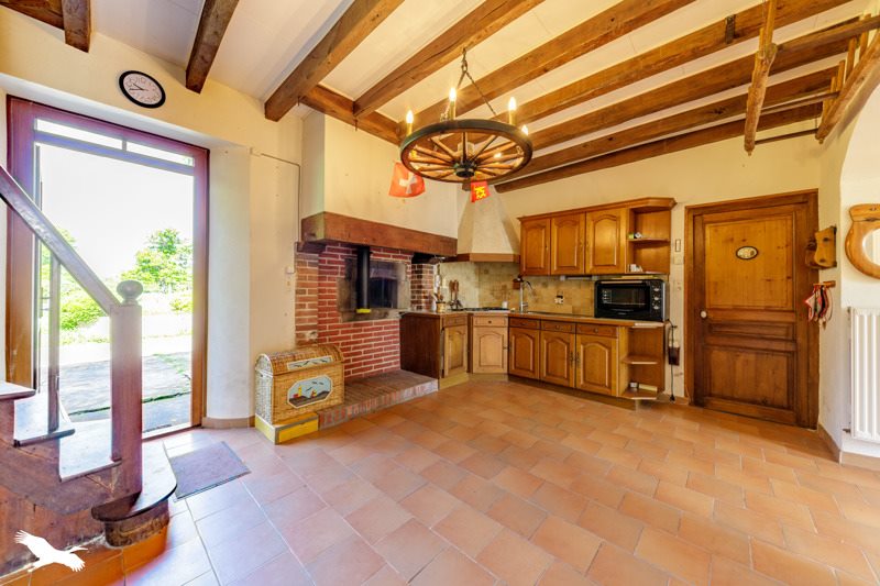 Vente Maison ST SULPICE LES FEUILLES - 9 pièces -205 m² - (87160)