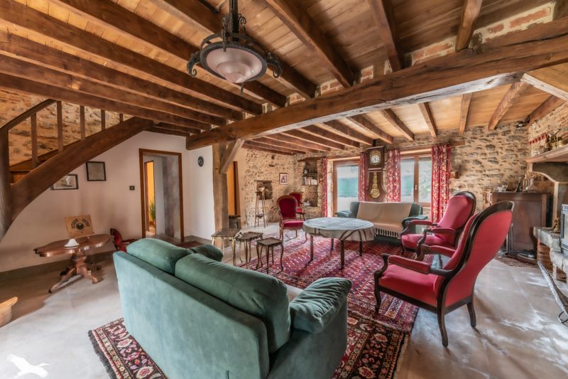 Vente Maison ST HILAIRE LA TREILLE - 8 pièces -217 m² - (87190)