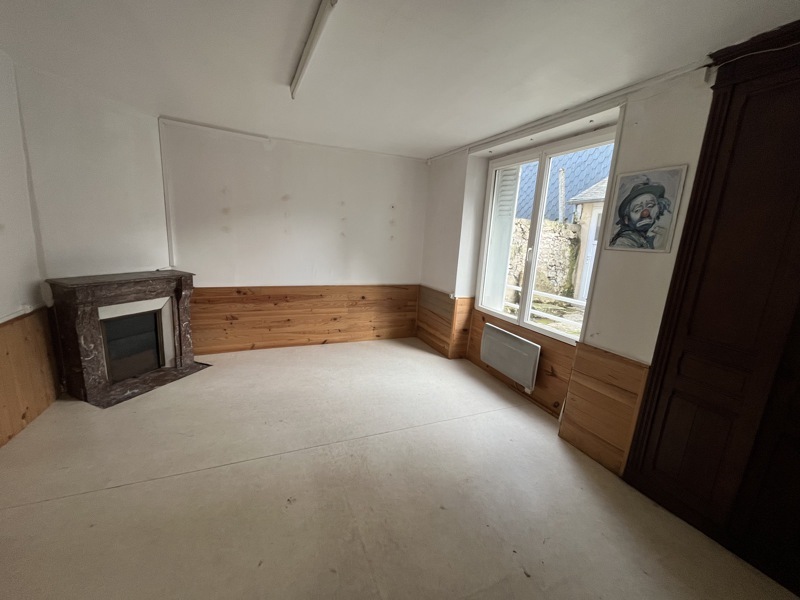 Vente Immeuble Dun-le-Palestel - -  179 m² - (23800)