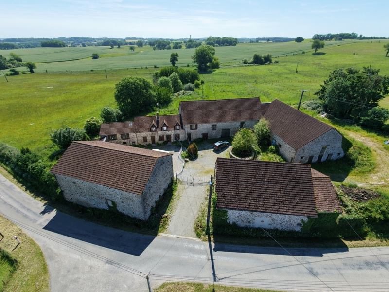 Vente Maison ST HILAIRE LA TREILLE - 10 pièces -240 m² - (87190)