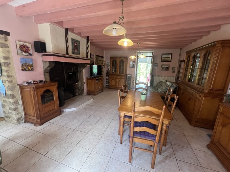Vente Maison LA CHAPELLE BALOUE - 3 pièces -93 m² - (23160)