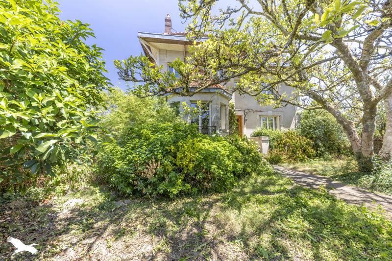 Vente Maison CROZANT - 8 pièces -233 m² - (23160)
