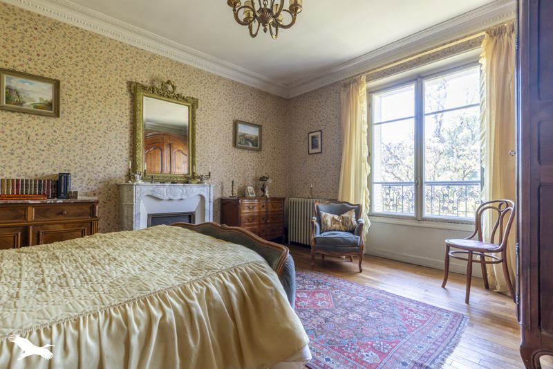 Vente Maison CROZANT - 8 pièces -233 m² - (23160)