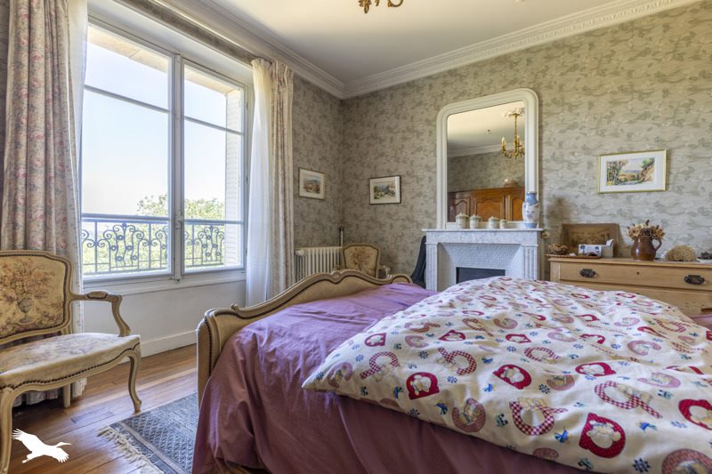Vente Maison CROZANT - 8 pièces -233 m² - (23160)