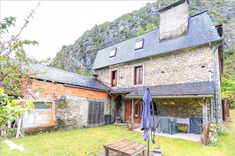 Vente Maison ST BEAT LEZ - 5 pièces -218 m² - (31440)