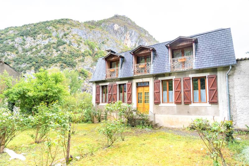 Vente Maison ST BEAT LEZ - 5 pièces -218 m² - (31440)