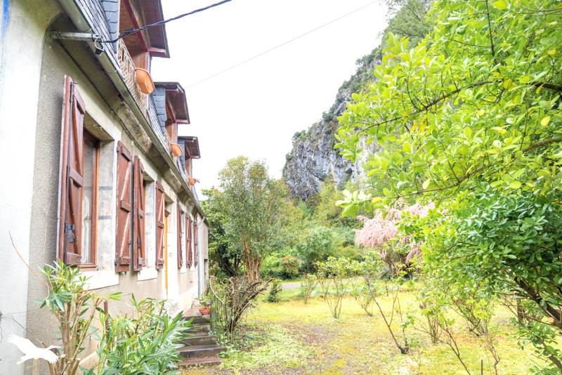 Vente Maison ST BEAT LEZ - 5 pièces -218 m² - (31440)