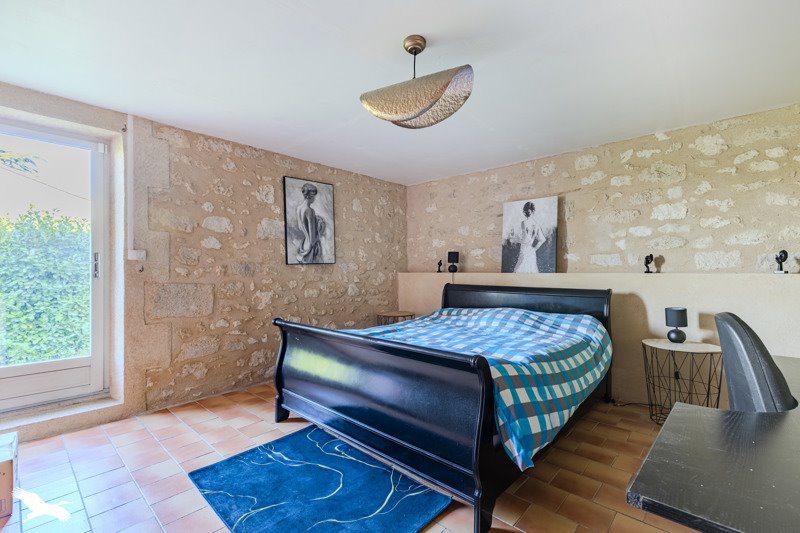 Vente Maison STE RADEGONDE - 7 pièces -251 m² - (33350)