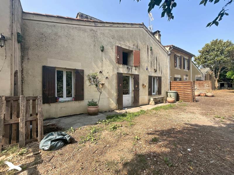 Maison 3 pièces 125 m² · à Saint-Magne-de-Castillon · 125 m² · 77 500 €