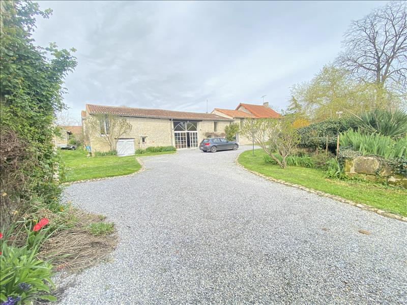 Vente Maison SAMMARCOLLES - 11 pièces -206 m² - (86200)