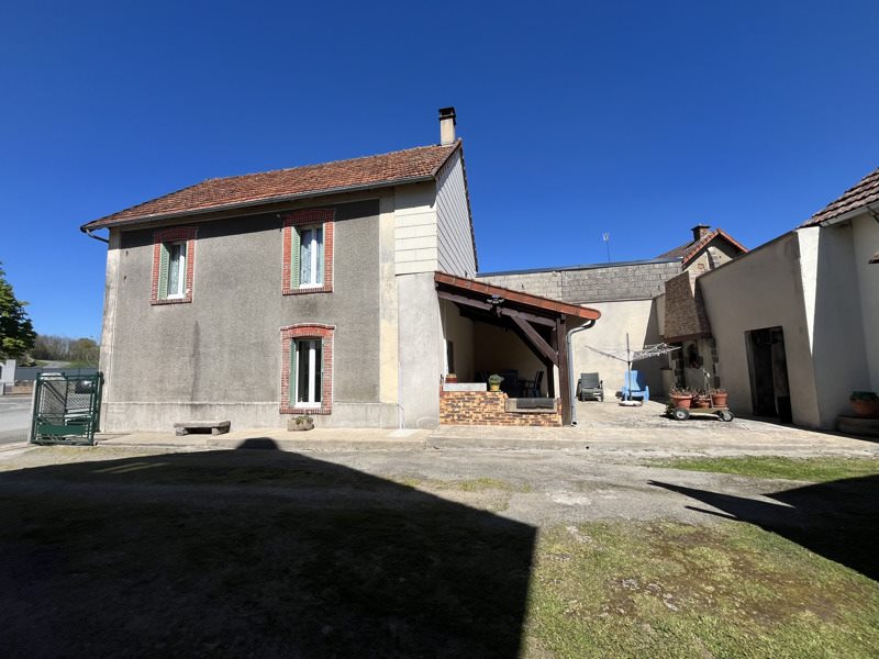 Vente Maison AZAT CHATENET - 7 pièces -136 m² - (23210)