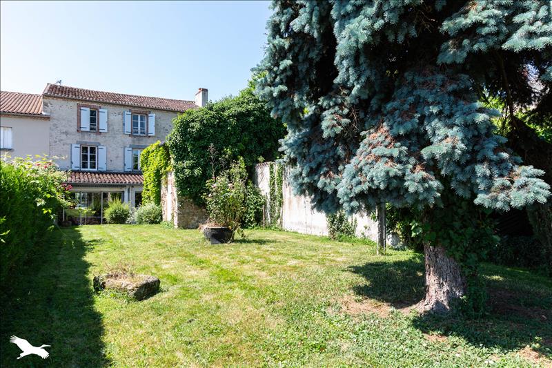 Vente Maison LE DORAT - 11 pièces -316 m² - (87210)