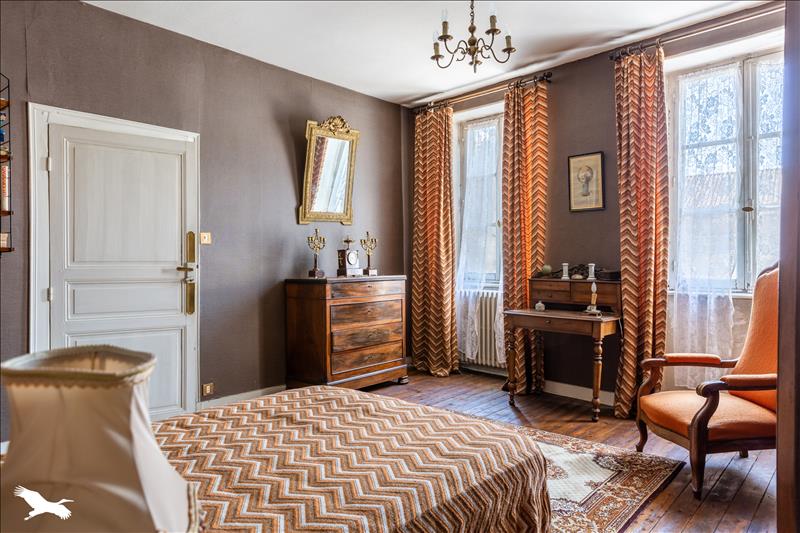 Vente Maison LE DORAT - 11 pièces -316 m² - (87210)